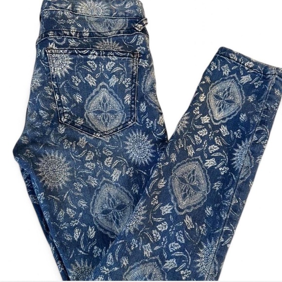 Free People Denim - Free People Skinny Boho Jeans with Floral Embroidery